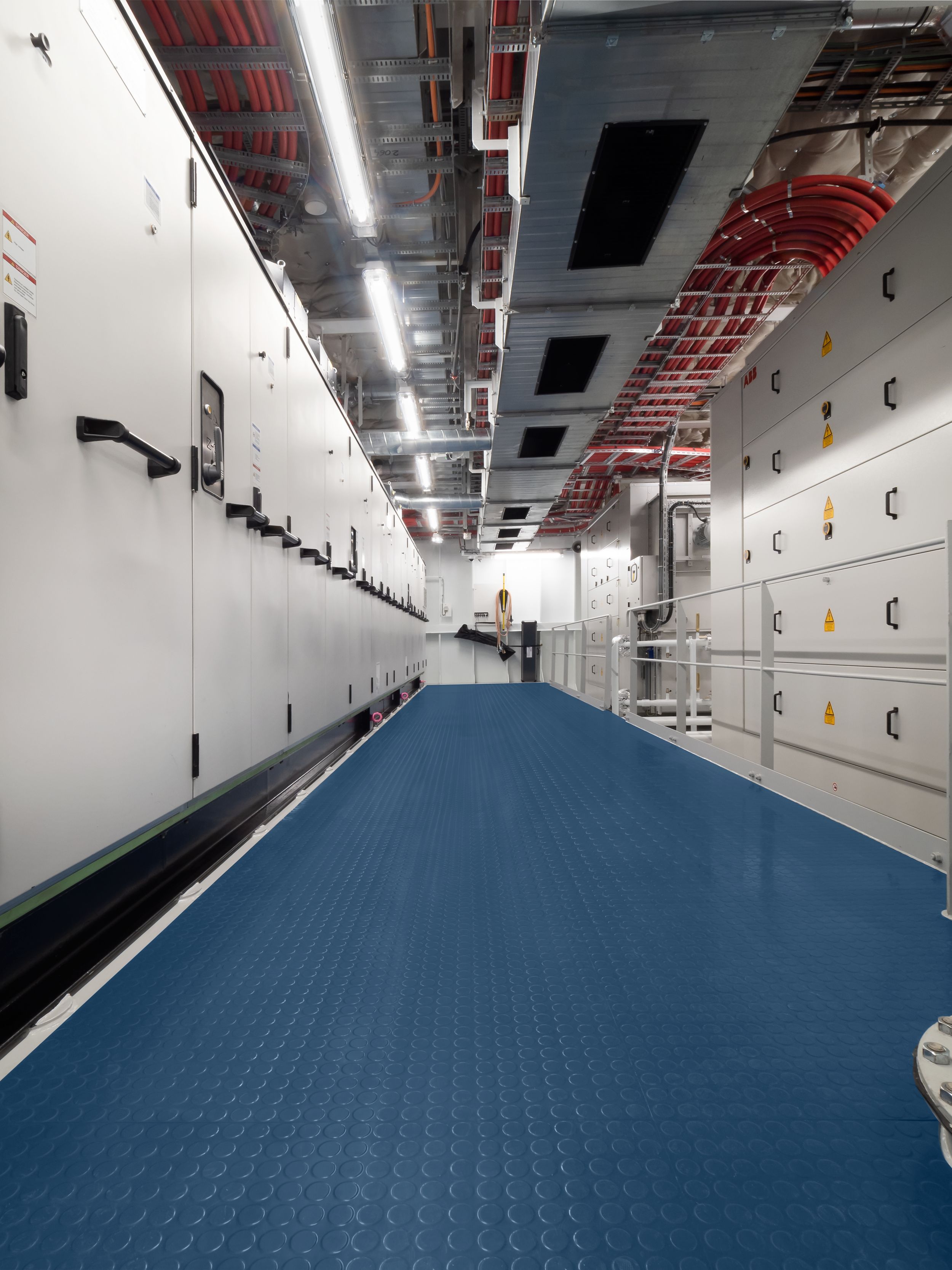 norament 920 Rubber Flooring in ship engine control room image number 2